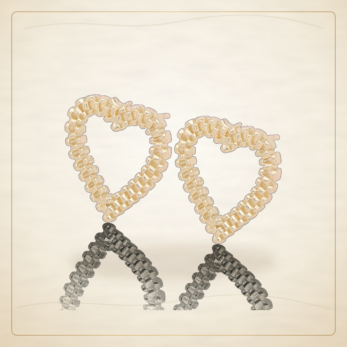 Oro Laminado · Aretes de Broche Classic Rolx Heart / Classic Rolx Heart Stud Earrings — Golden Shop 11