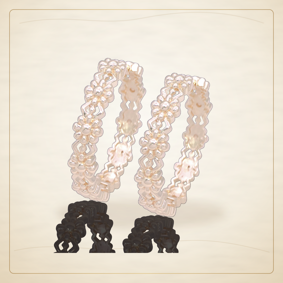 Oro Laminado · Aretes de Aro Luxe Venice Floral / Luxe Venice Floral Hoop Earrings — Golden Shop 11